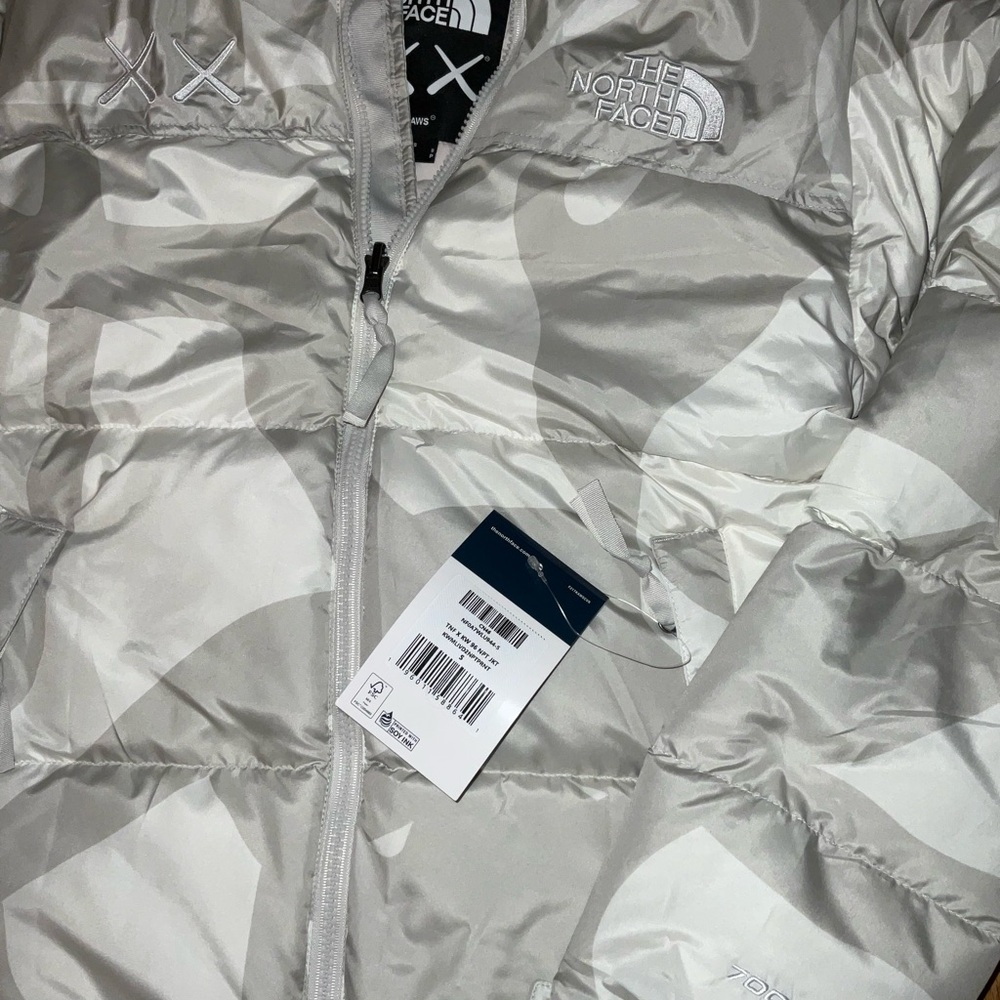 KAWS x The North Face 700 Retro 1996 Nuptse Jacket Puffer Coat NEW - Picture 9 of 12